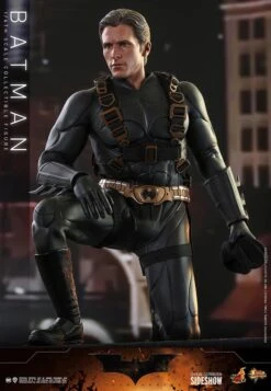 Batman - Batman Begins Hot Toys Collectibles 1/6 Scale Action Figure -Hasbro Store batman gallery 606220a96631f