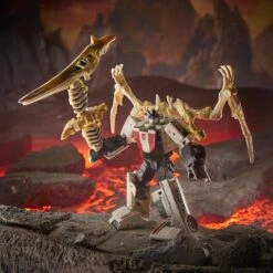 Hasbro Transformers War For Cybertron: Deluxe Action Figure - Wingfinger -Hasbro Store f0679 dio tra gen wfc k deluxe wingfinger 22 online 2000sq