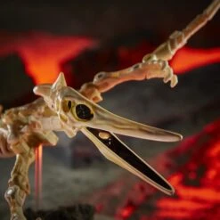 Hasbro Transformers War For Cybertron: Deluxe Action Figure - Wingfinger -Hasbro Store f0679 dio tra gen wfc k deluxe wingfinger 3 online 2000sq