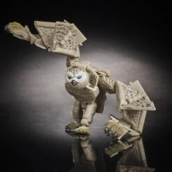 Hasbro Dungeons & Dragons Action Figure - White Owlbear -Hasbro Store f5214 prod dd collectible white owlbear 101 online 2000sq