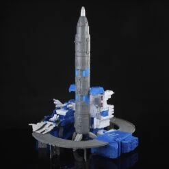 Hasbro Transformers Generations Selects Titan Class Action Figure - Guardian Robot & Lunar-Tread 16 Hasbro Transformers Generations Selects Titan Class Action Figure - Guardian Robot & Lunar-Tread -Hasbro Store f6940 prod tra gen selects titan2 0004 online 2000sq