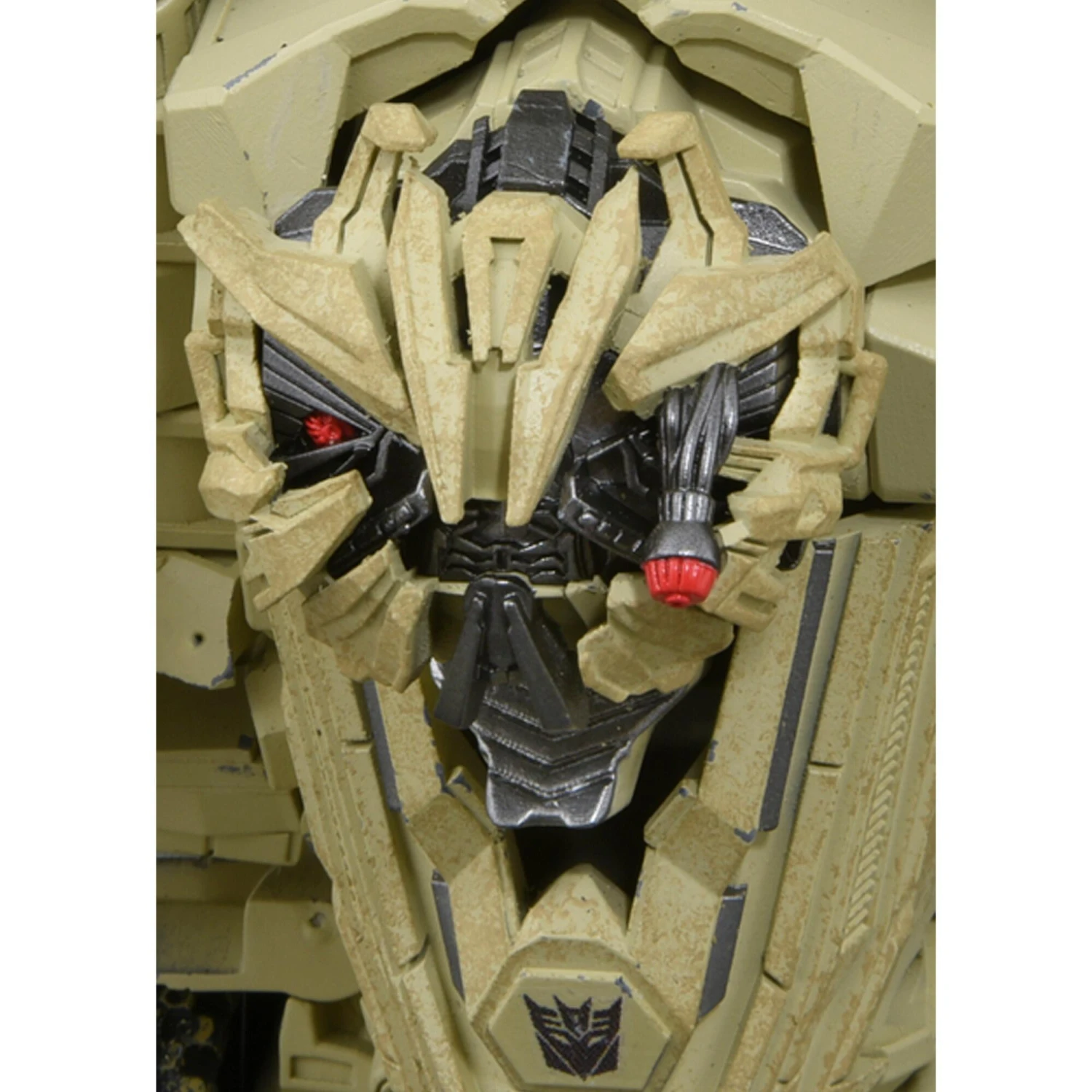 Hasbro *PRE-ORDER Transformers Movie Masterpiece MPM-14 Action Figure - Decepticon Bonecrusher 12 Hasbro *PRE-ORDER Transformers Movie Masterpiece MPM-14 Action Figure - Decepticon Bonecrusher - Image 10