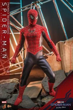 *PRE-ORDER Friendly Neighbourhood Spider-Man - Marvel Hot Toys Collectibles 1/6 Scale Action Figure -Hasbro Store friendly neighborhood spider man marvel gallery 62e2de0b739a3