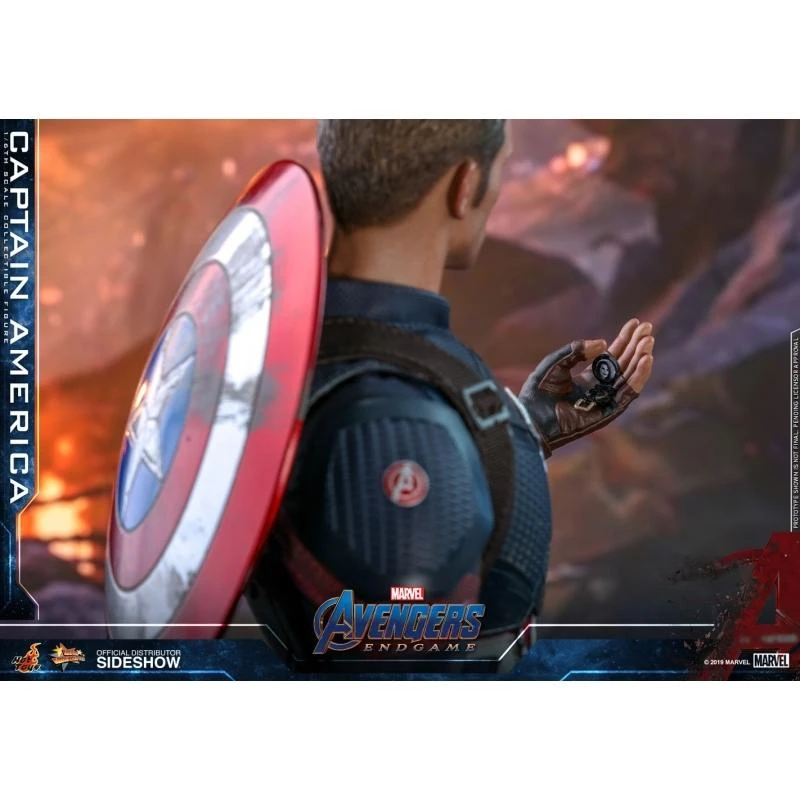 Captain America - Marvel Hot Toys Collectibles 1/6 Scale Action Figure 4 Captain America - Marvel Hot Toys Collectibles 1/6 Scale Action Figure - Image 2