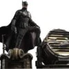 *PRE-ORDER Batman - The Batman DELUXE And Bat-Signal Hot Toys Collectibles 1/6 Scale Action Figure