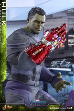 Hulk - Marvel Avengers: Endgame Hot Toys Collectibles 1/6 Scale Action Figure 16 Hulk - Marvel Avengers: Endgame Hot Toys Collectibles 1/6 Scale Action Figure -Hasbro Store hulk sixth scale figure marvel gallery 5da4aede37418