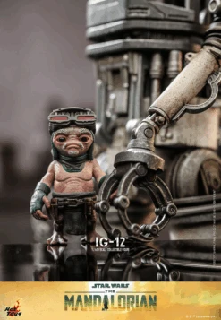 *PRE-ORDER IG-12 (The Mandalorian) - Star Wars Hot Toys Collectibles 1/6 Scale Action Figure -Hasbro Store ig 12 gallery 6490963844a2a