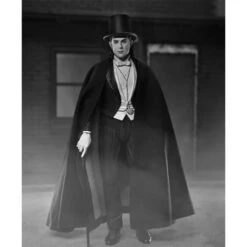 NECA Universal Monsters Ultimate 7 Inch Scale Action Figure - Dracula (Black And White) 12 NECA Universal Monsters Ultimate 7 Inch Scale Action Figure - Dracula (Black And White) -Hasbro Store neca b w dracula figure 2